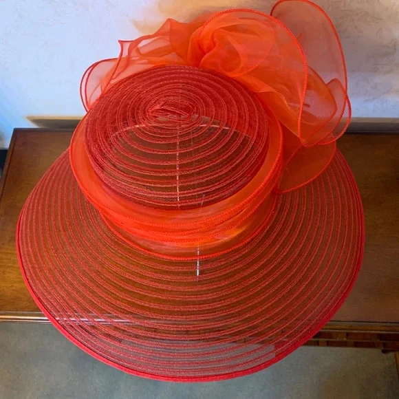 Giovannio New York Red Hat with Adjustable Fit Band - Picture 2 of 11